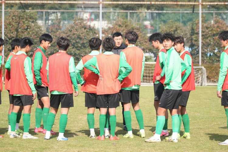 浙江U18、U16两队已前往日本横滨和琦玉，进行为期约10天的拉练