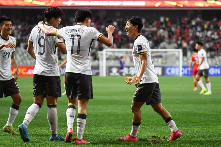 淘汰赛赢一场就进世青赛！国青8强将战B组前2，4强获得世青赛门票